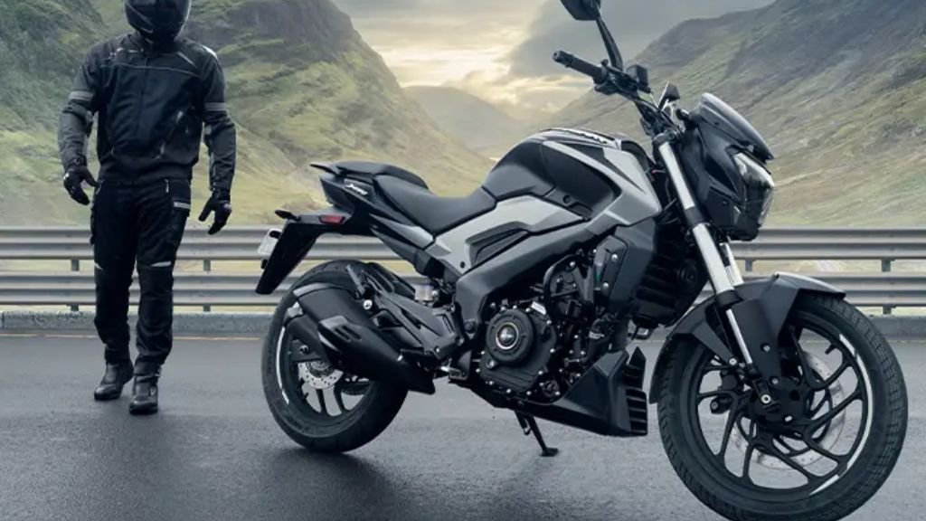 21 हजार रूपये की डाउन पेमेंट करके खरीदे 35Km माइलेज वाली Bajaj Dominar 250 स्पोर्ट्स बाइक