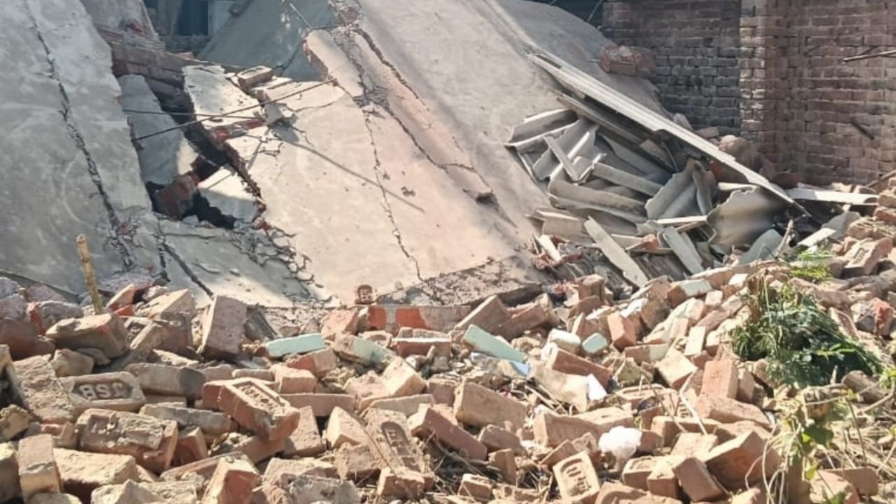 लखनऊ में खाना बनाते समय सिलेंडर फटा, पूरा मकान ढहा, बाल-बाल बचा परिवार