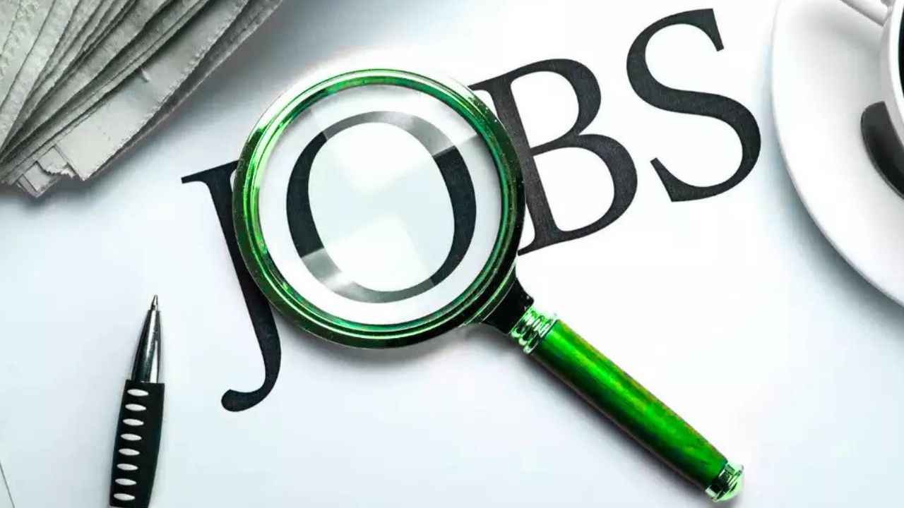 Bank Apprentice Vacancy 2025: बैंकों में निकली अप्रेंटिस के पदों हेतु बंपर भर्ती, ऐसा मौका फिर नहीं मिलेगा 