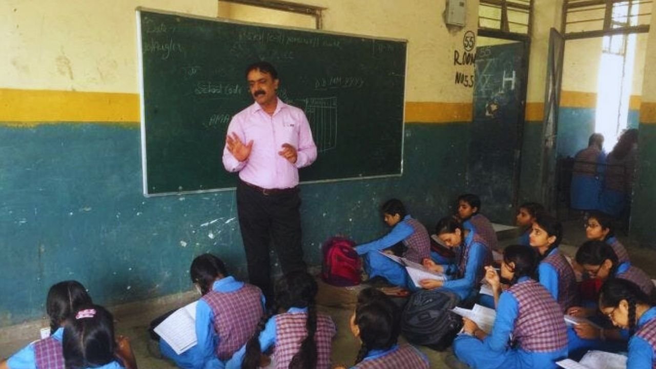 MP Teacher Vacancy: शिक्षकों के 10758 पदों के लिए निकली भर्ती, आवेदन के लिए एक और मौका, परीक्षा 20 मार्च से शुरू